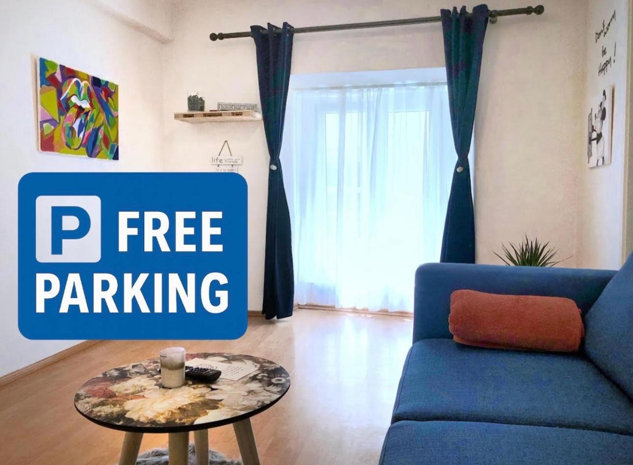 1br On The Beautiful Street In Center Apartment